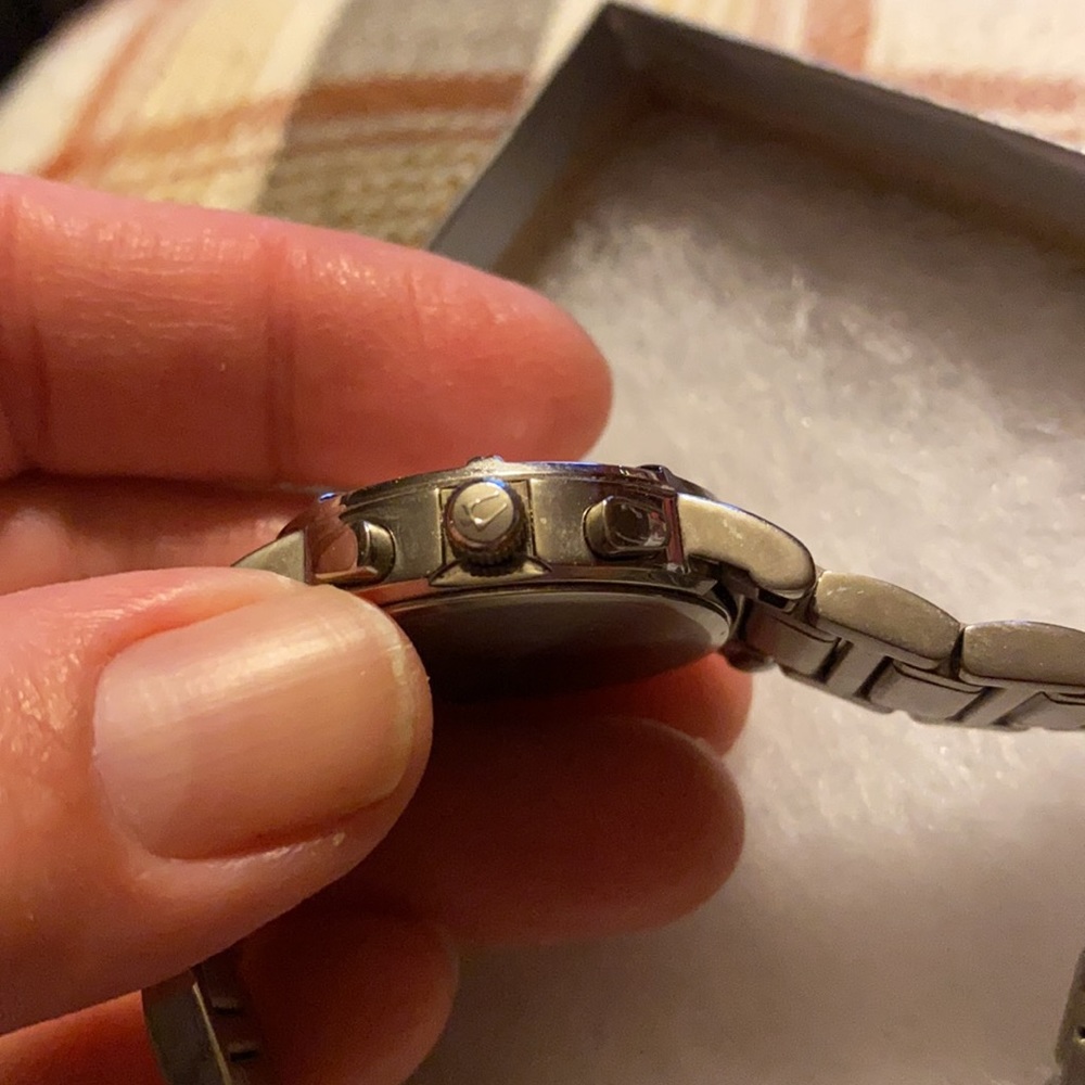 💯 Authentic • BULOVA Diamond Bezel Watch - Picture 10 of 13